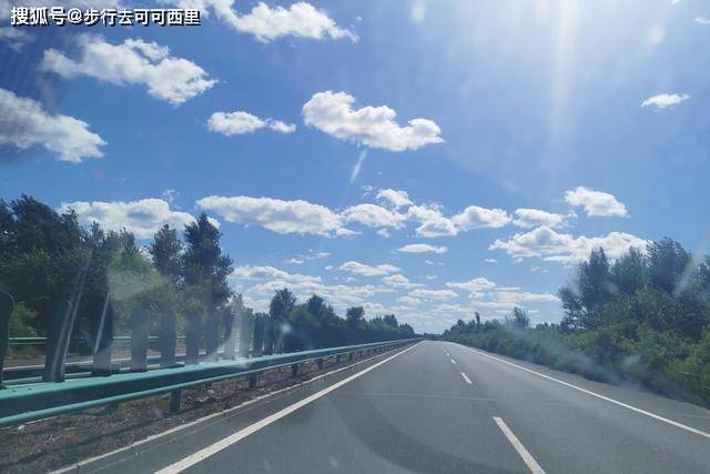 高速上，也能看云海：不用爬山了，辽宁这段高速有最美的天空云景