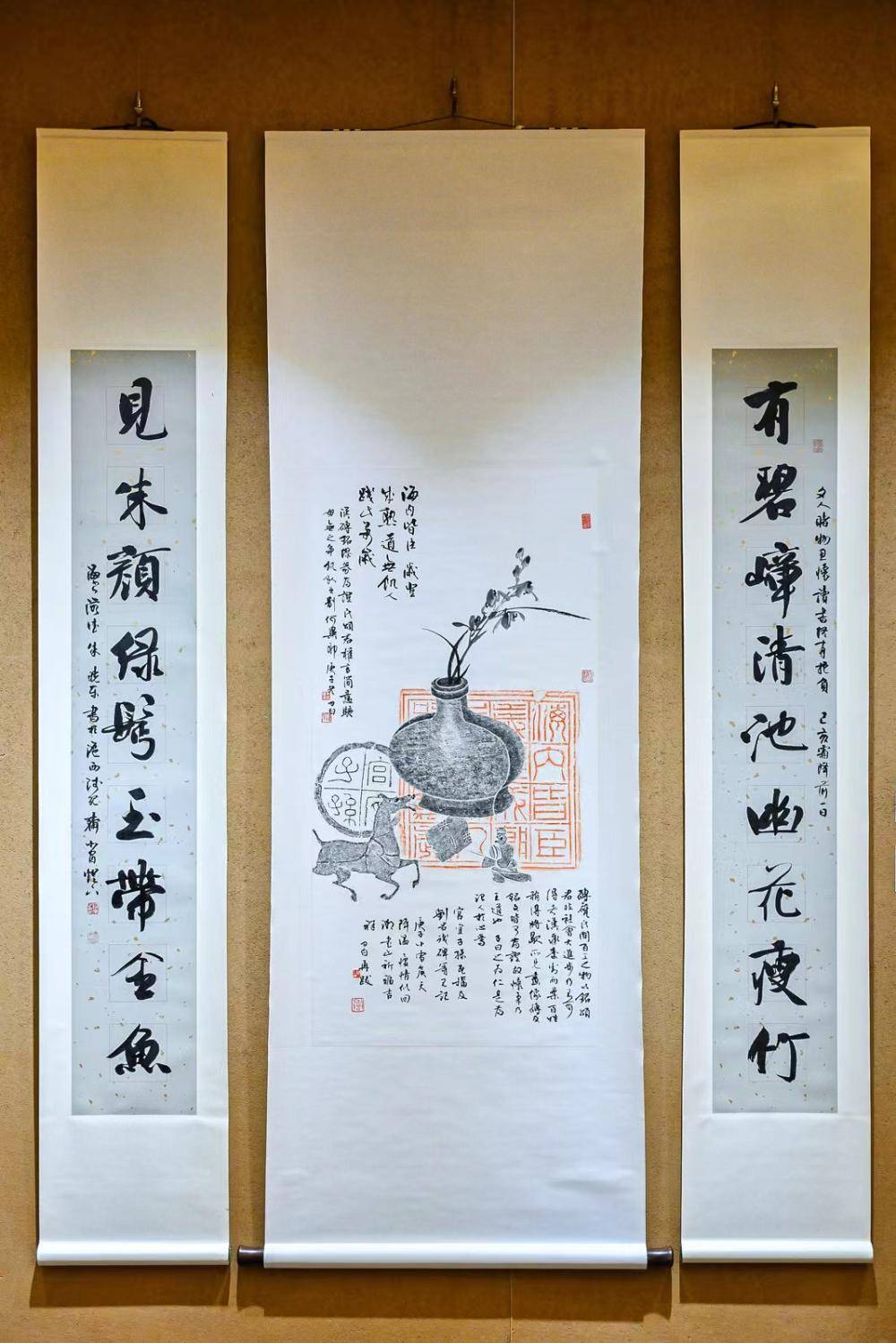 8月27日,"花甲问白——朱晓东书画展"在上海羽瓦台书法馆开展.