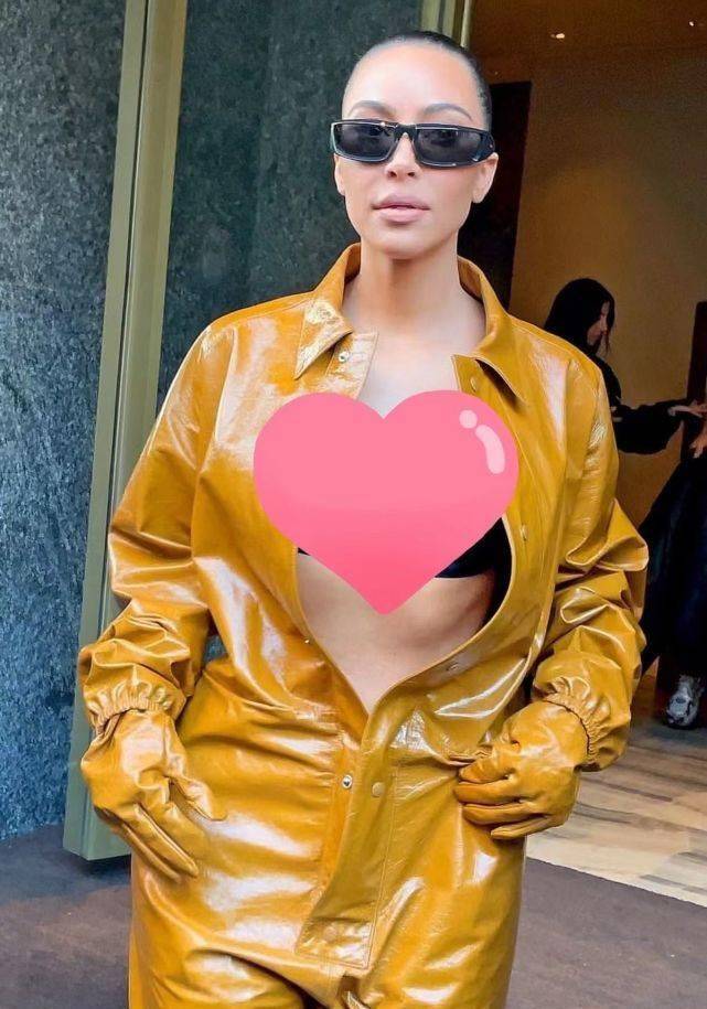 柳烟橙皮衣 猫女妆超吸睛,身材比金姐好_朱莉娅_朱丽娅·福克斯_妆超