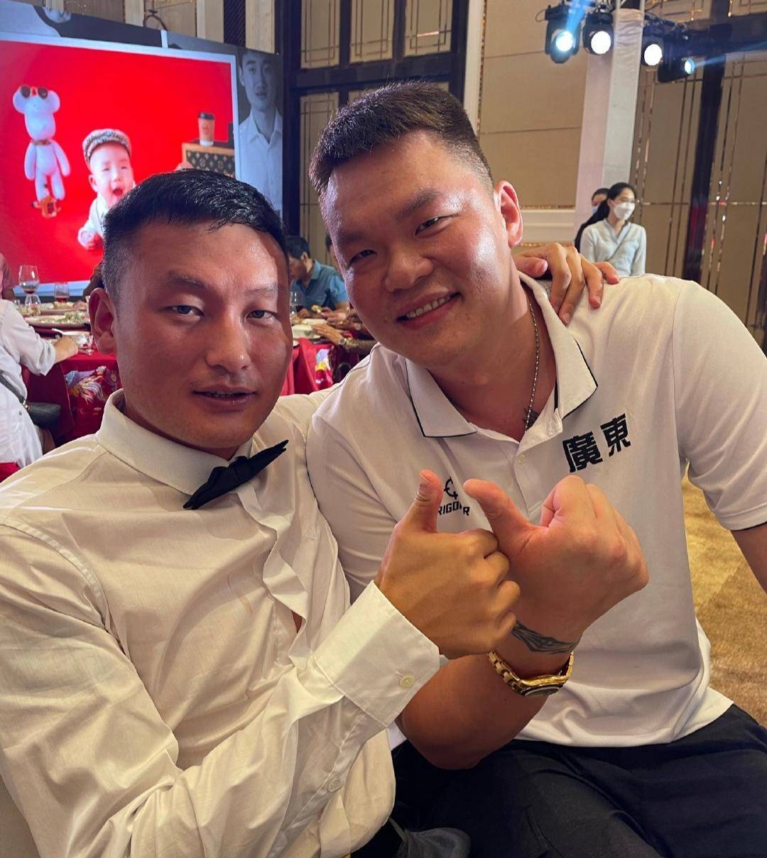 由于仍处在cba的休赛期,李京龙的婚礼上,出现了大量cba球员,广东宏远