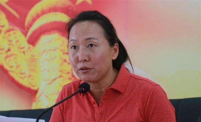 黄天文一直想挽救婚姻,还写了一本书《东方神鹿——我的太太王军霞》