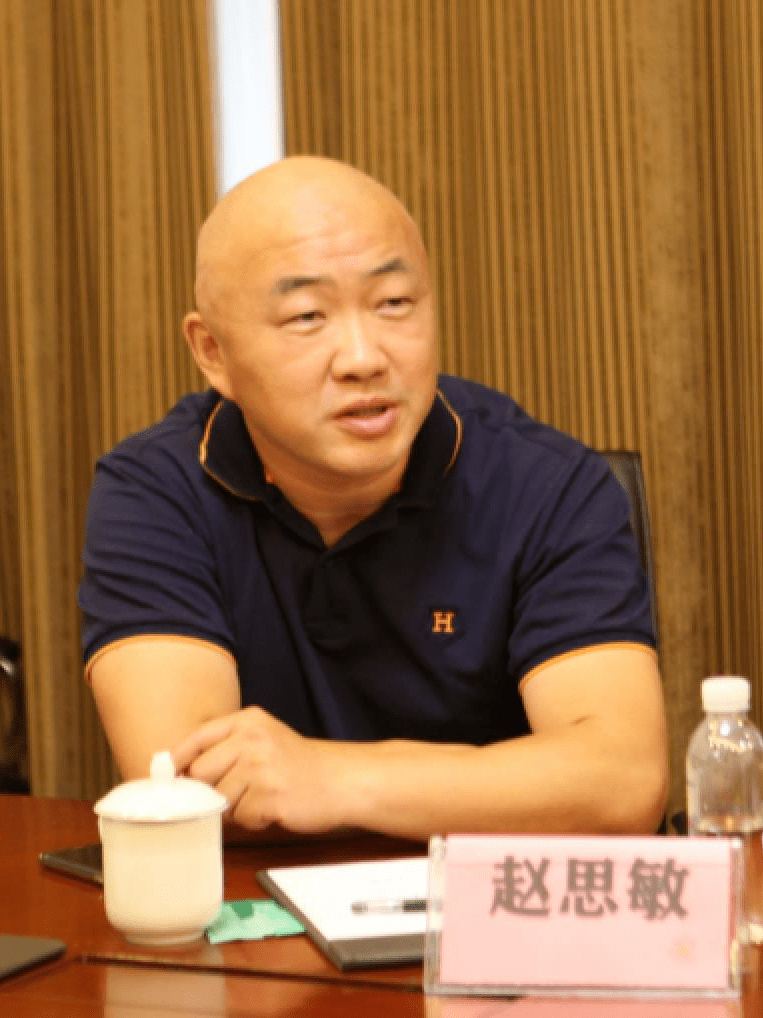 交流会上,吴伟介绍了公司的主营业务,产业布局,发展方向,展示了公司的