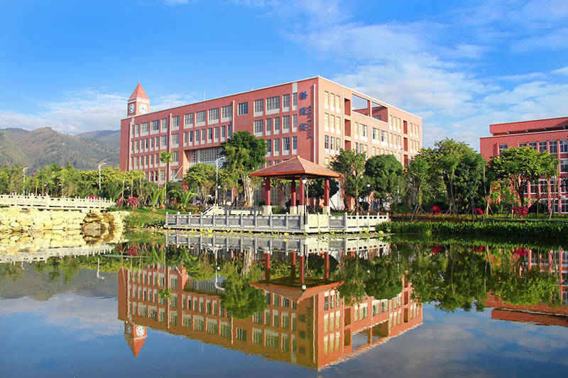 保山学院 供图保山学院前身为1978年成立的保山师范高等专科学校,2009