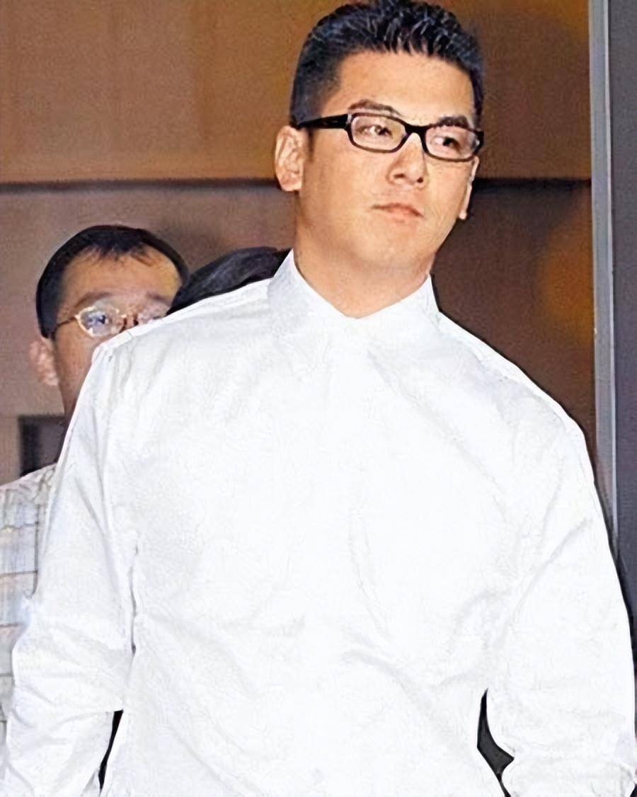 "浪子"富商孙志浩:辜负前妻贾静雯,却对现任妻子宠爱有加_林心如