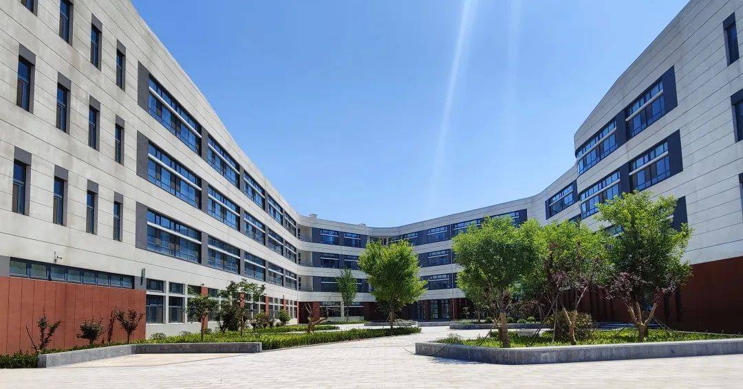 公园式的淄博大学城实验中学-购房网
