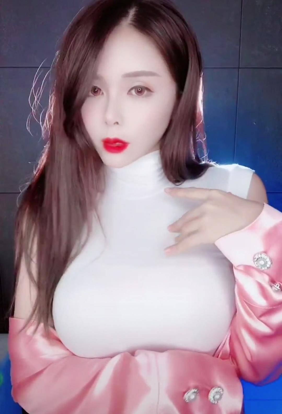 张琪格彻底凉了,新动态秀舞技秀身材,粉丝却只怀念从前的她_网友_视频