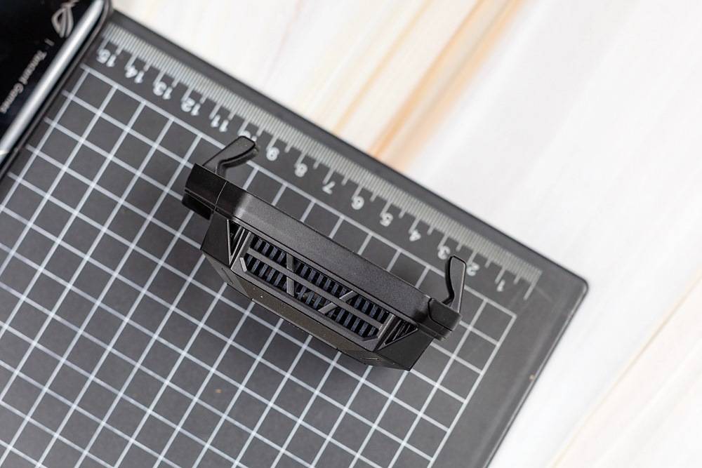 北通千机寒散热器,三档智能控温,让你的手机迅速“退烧”