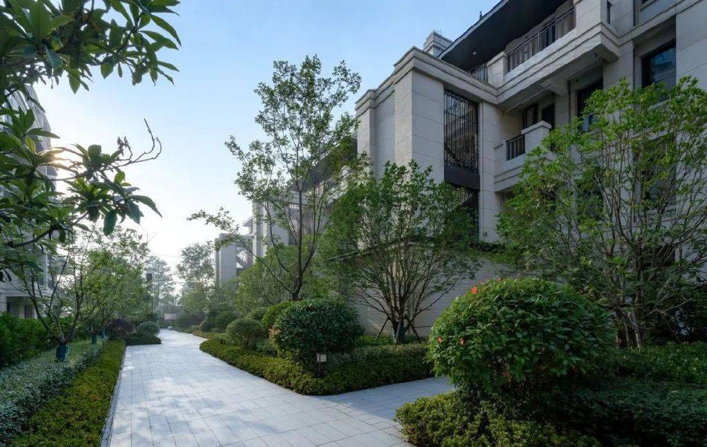 奉贤核心区【酩悦都会】513万起实现"别墅即买即住"_实景图_社区_空间