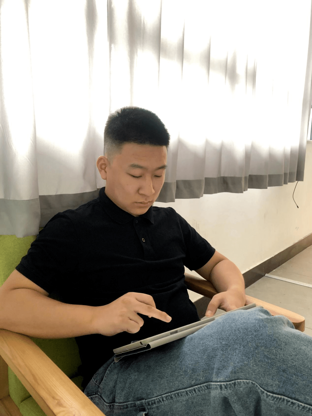 从泡面充饥到收入百万,这位同学不简单_尹俊杰_创业_工作