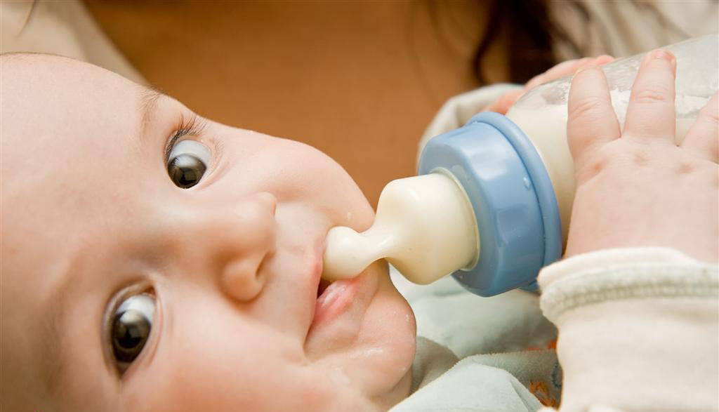 宝宝能一直喝1段奶粉吗(不同段的奶粉有什么区别)