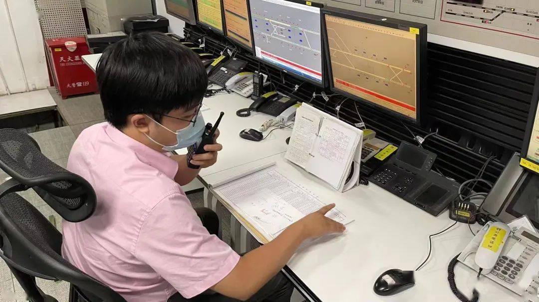 电话闭塞,手摇道岔:非正常状态下地铁如何运行?