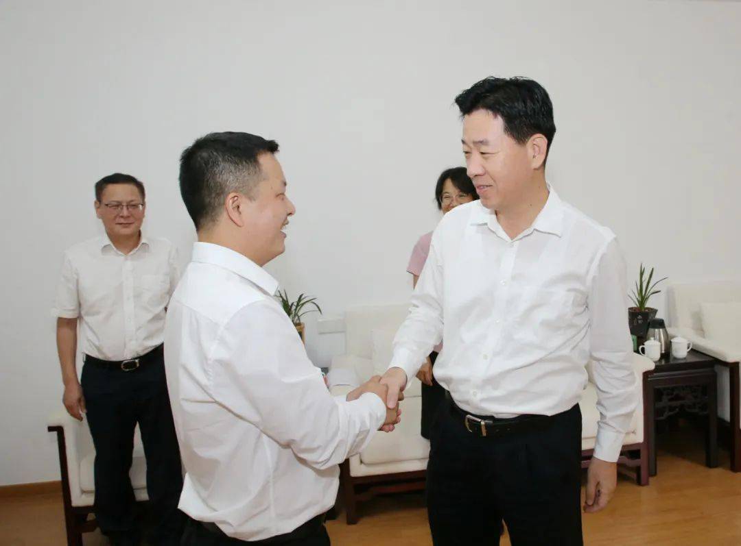 陈少荣会见全国"人民满意的公务员"曹吾林_韶关_群众_基层