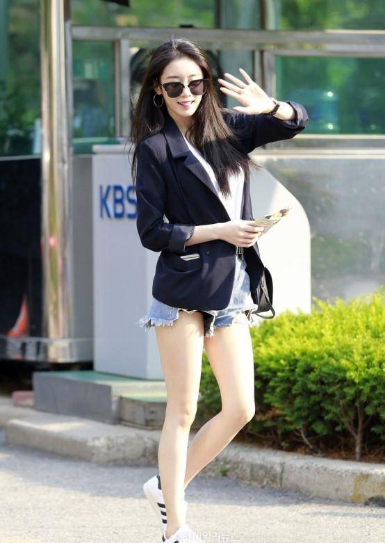 其中作为忙内的朴智妍一直都是门面担当,曾经有网站颁