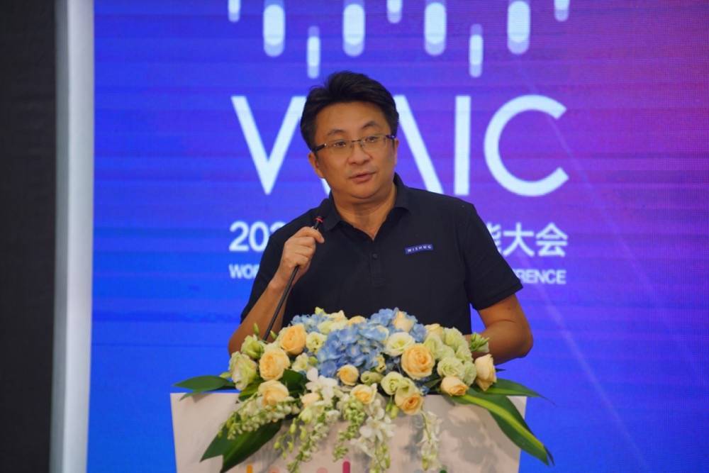 美的集团首款小惟家庭服务机器人亮相WAIC，科技温暖二合一！-家电圈官网