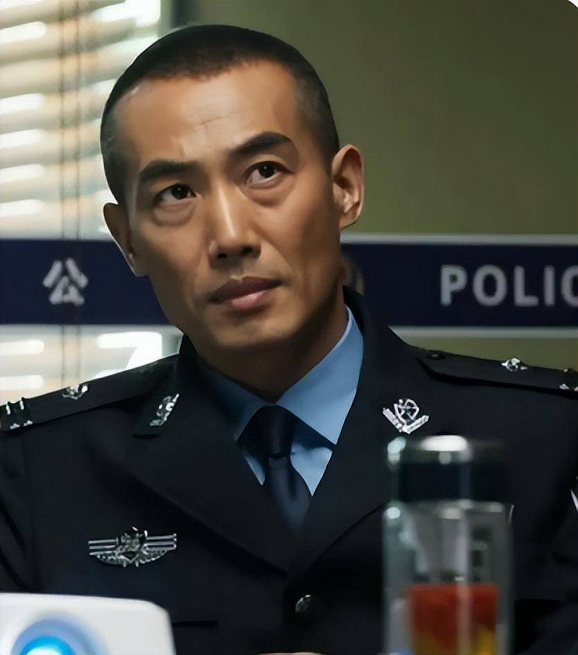 《冰雨火》,被一个配角演员吸粉,成新晋师奶杀手_艾东_观众_电视剧