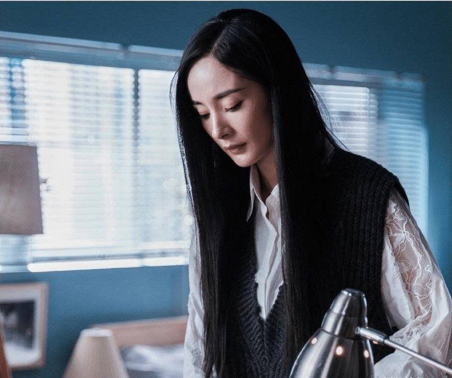 杨幂《听见她说》播出,身材真的绝了,难怪会出演《完美女孩》_女性