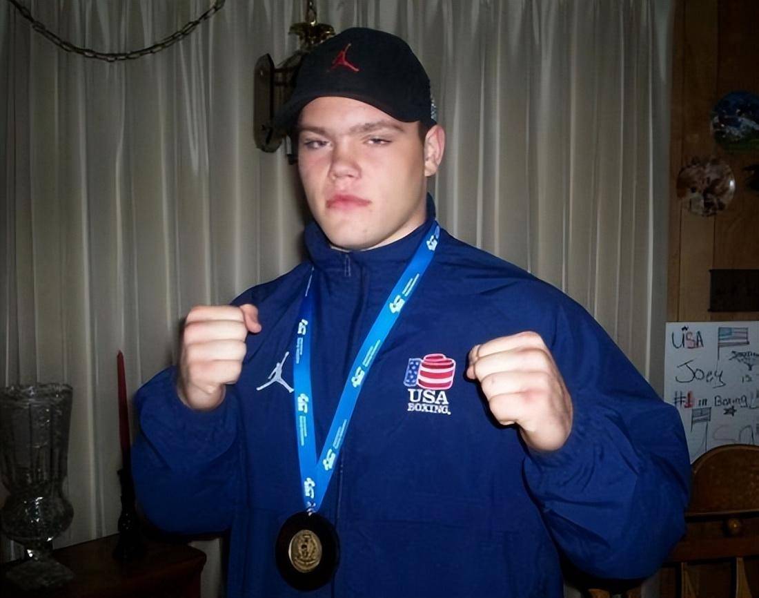 费城知名拳手道韦科在家乡父老面前得胜利_比赛_迈克·马歇尔_拳击