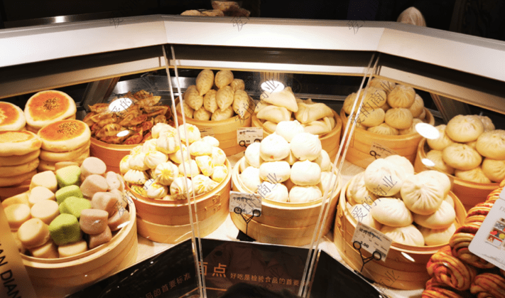 胖东来超市面点陈列欣赏!_商品_销售额_进行