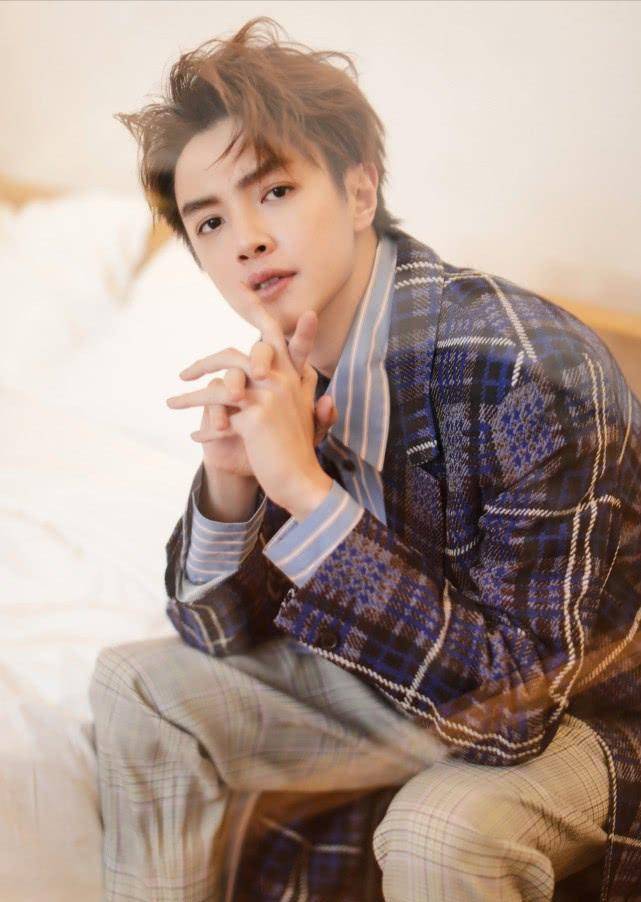 颜值高没有演技也无济于事,官鸿有资源却少了实力_作品_王鹤棣_成化