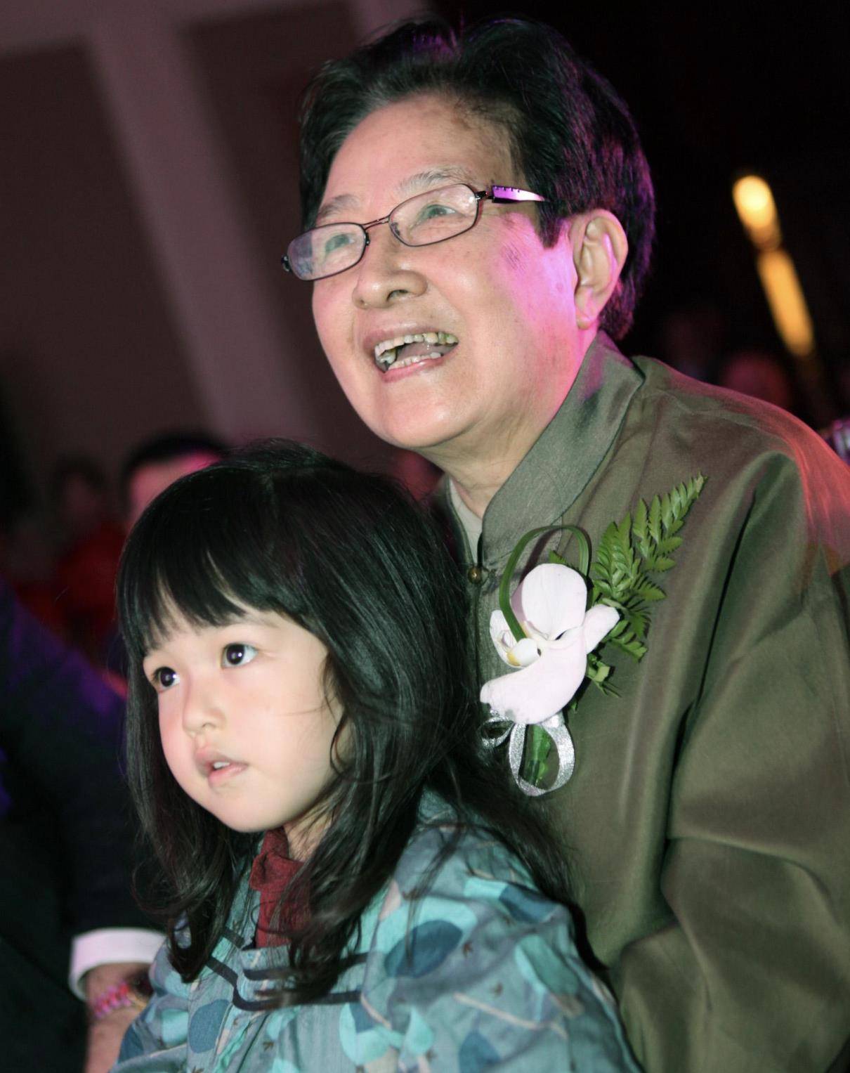 2017年,已经80多岁的谷建芬完成了她写给小学生的第50首歌曲.