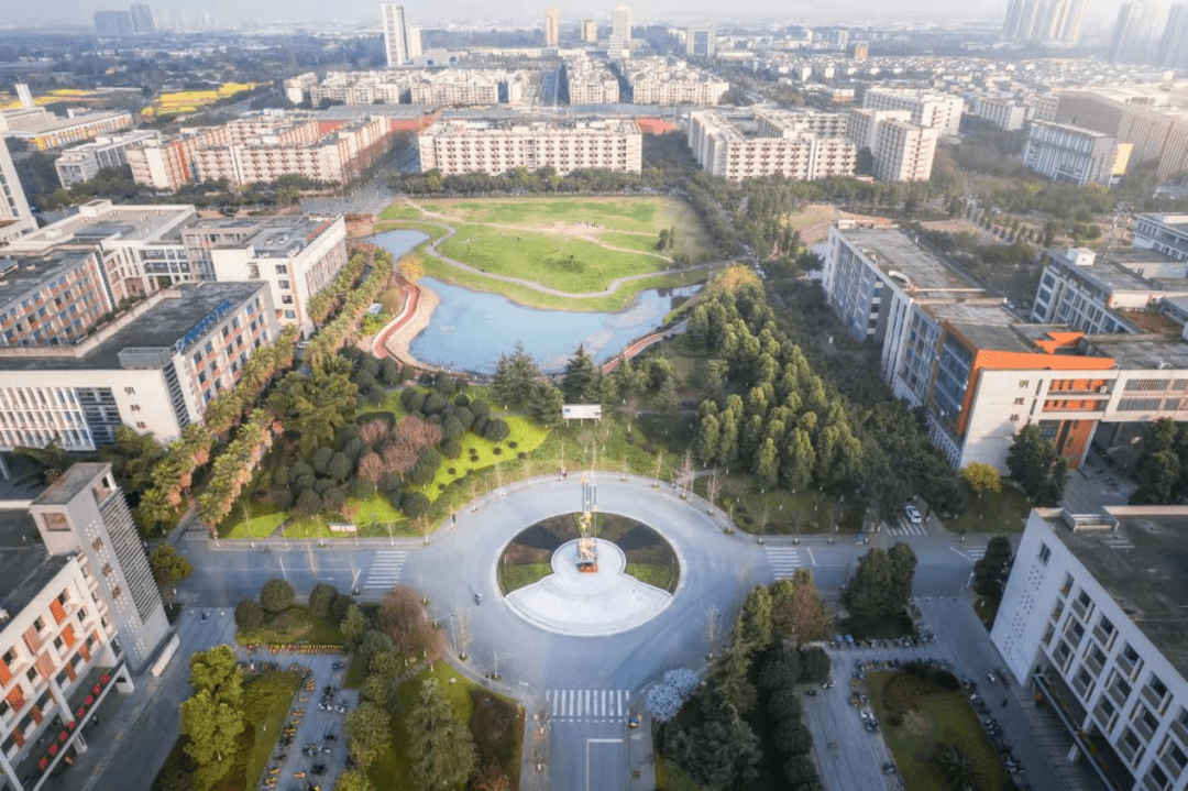 这就是你即将来到的西南石油大学_校区_南充_成都