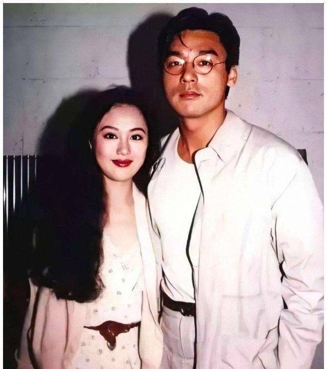 钟镇涛夫妇为16岁女儿庆生,女儿颜值高,或出道当歌手_范姜_钟懿_人生