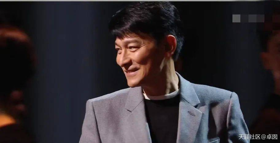 5亿人次!他为什么会这么火_刘德华_李小麟_直播