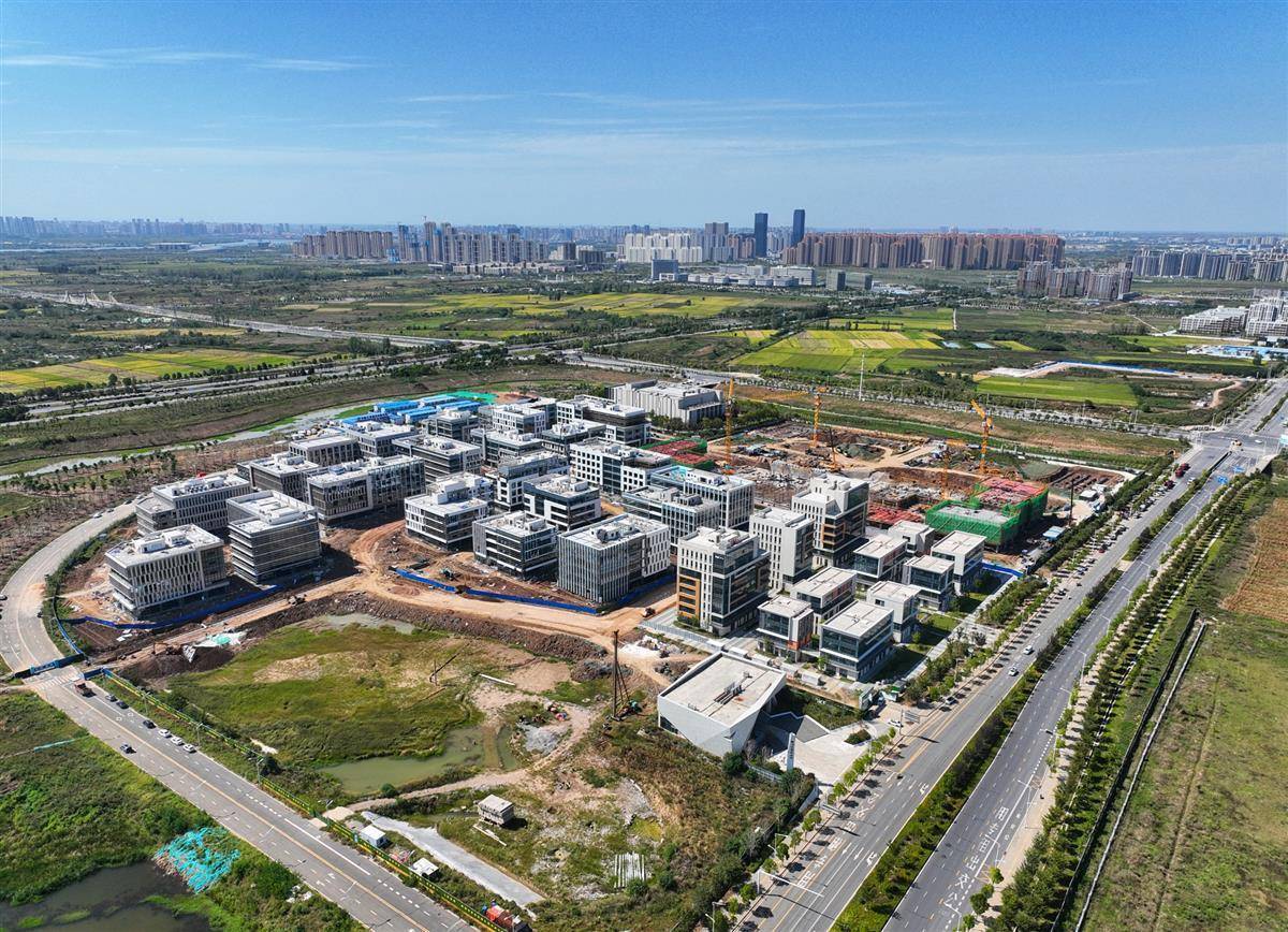 襄阳东津云谷孵化中心建设收尾_信息_田悦_谢勇