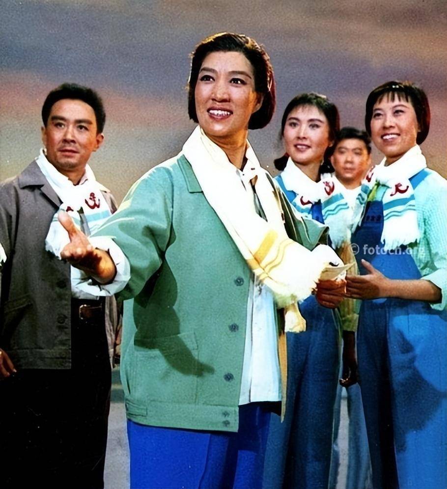 京剧名家童祥苓:台上风光台下落难,开面馆给下岗儿子办婚礼_张南_上海