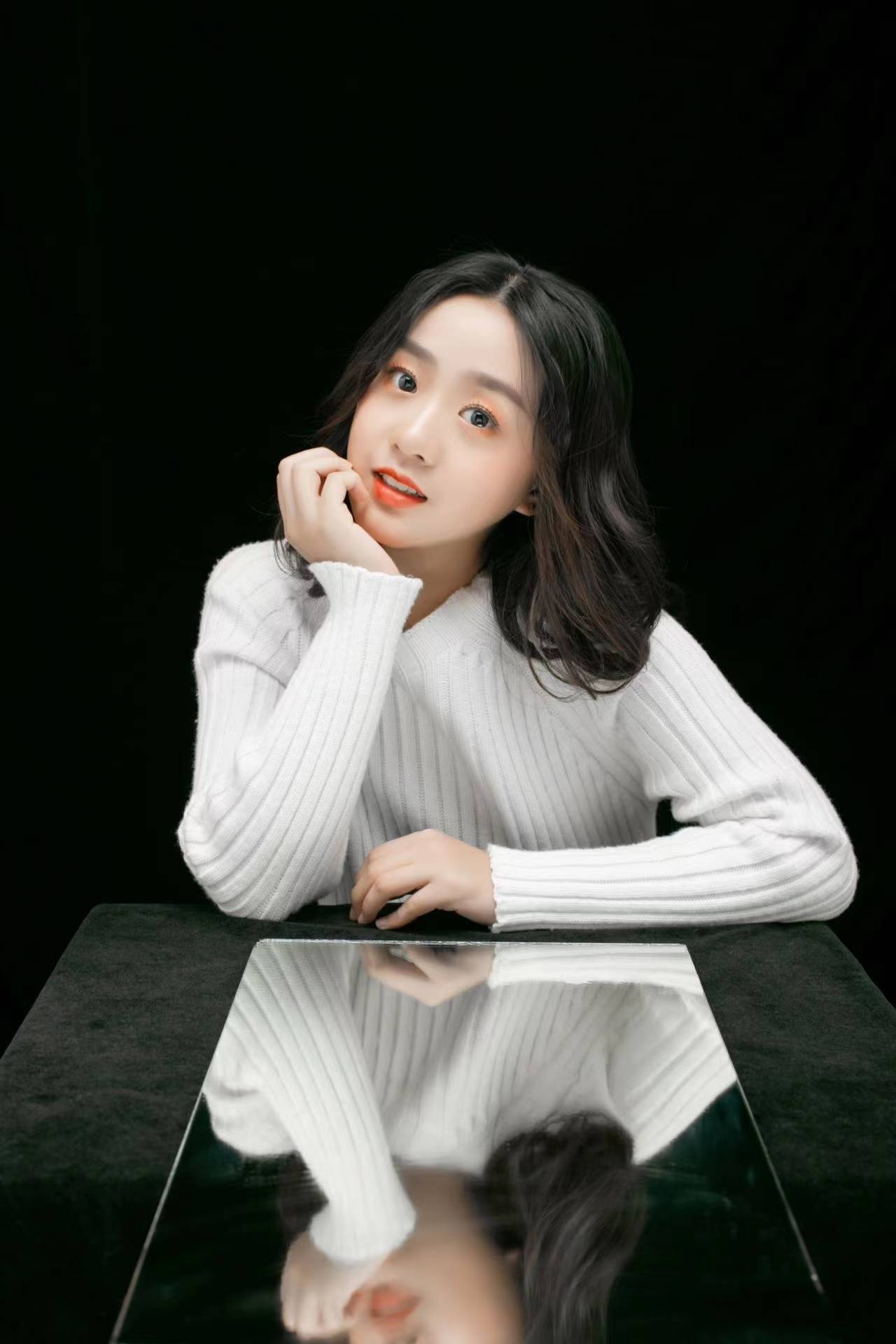 张良璐张良璐出生于贵州省遵义市,师从于中国青年钢琴家田洋, 现就读