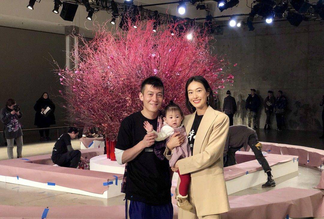 "二婚名模"秦舒培:一"脱"出名成华谊老板娘,转身下嫁摄影师_赵磊_时尚
