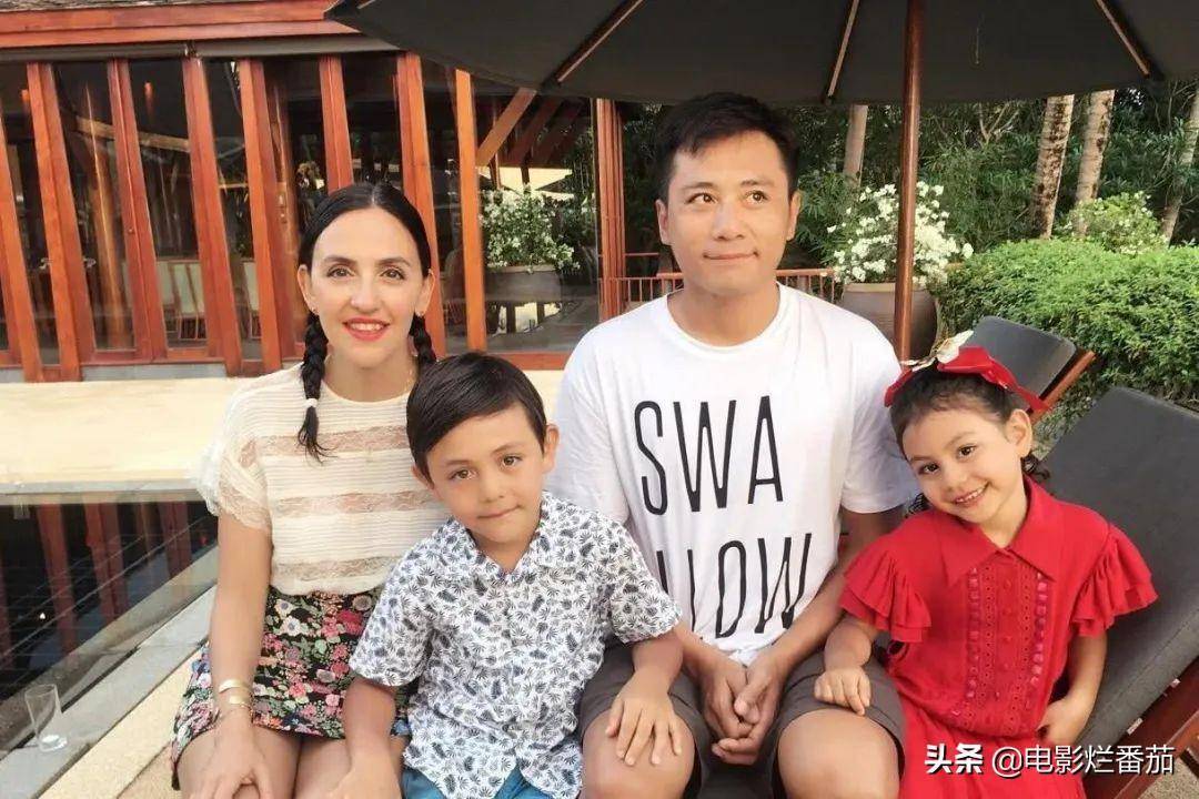 从刘烨偶尔的活动和动态可以看得出来,和安娜在一起之后的刘烨,过得很