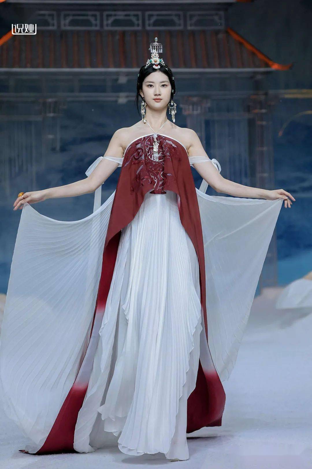 盖娅传说· 熊英 2023春夏-中国国际时装周开幕大秀!