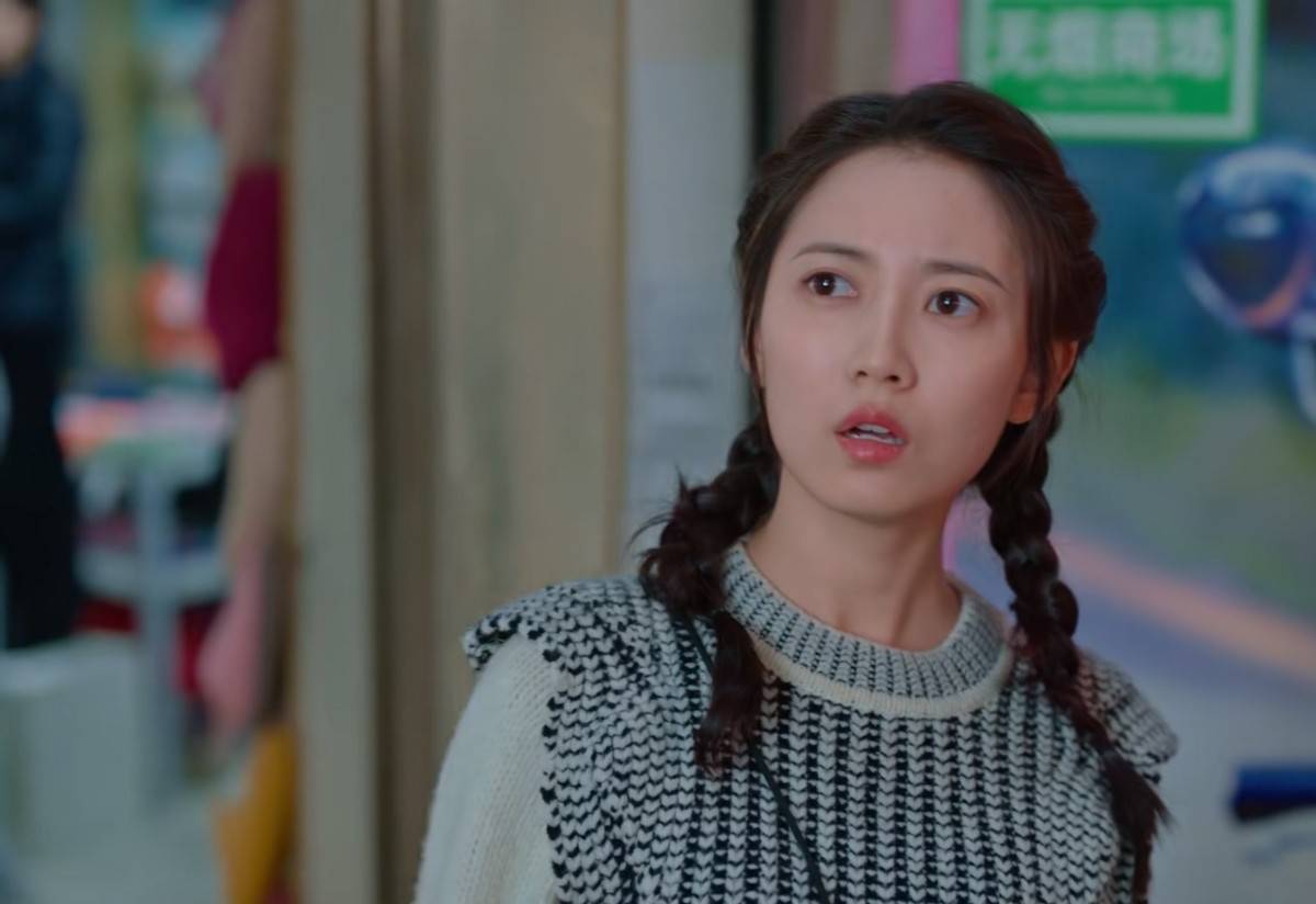 开播就榜单第一,《超时空罗曼史》成甜宠剧黑马,熬夜6集不够看_金阿银