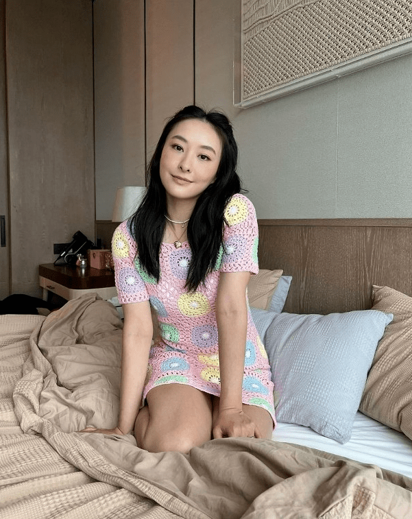 tvb人气女星大晒"床照"!下身险失守春光乍泄!_陈滢_床上_殿下