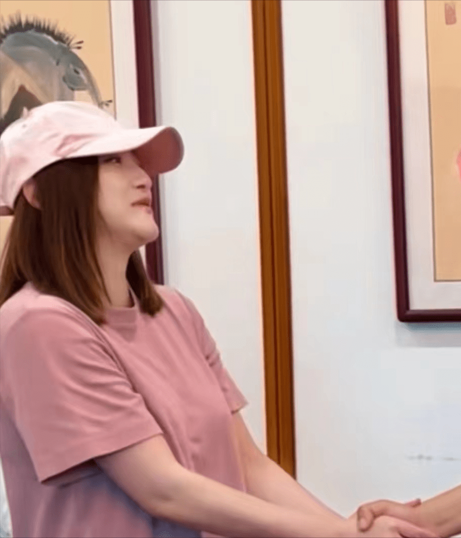 马琳携带妻子参加了李国强举办的酒会上,妻子张雅晴在婚后很少出现在