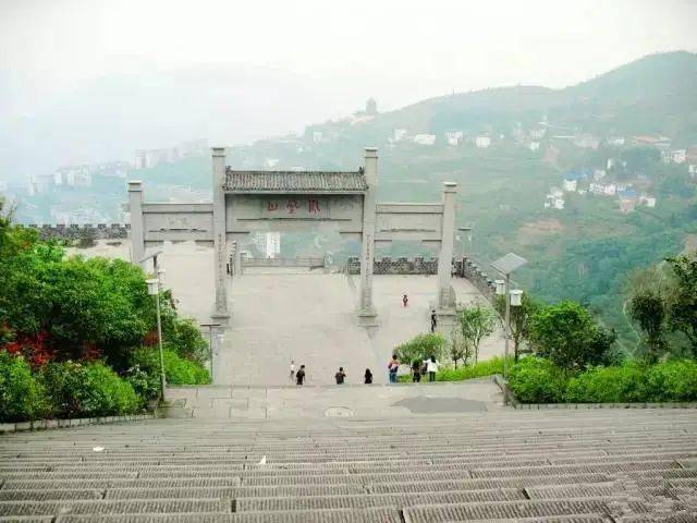 秋游好去处,约起!_奉节_凤凰山_浮雕