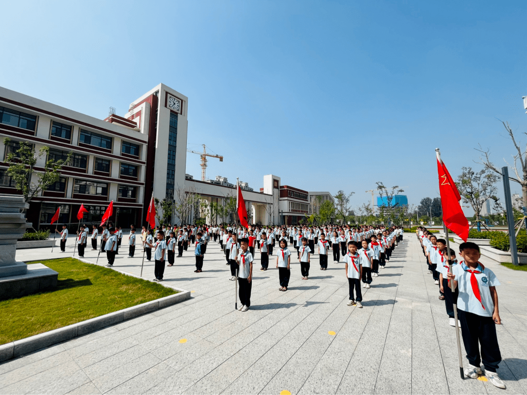 濮阳市西湖小学举行2022—2023学年第一学期开学典礼_全体师生_决心