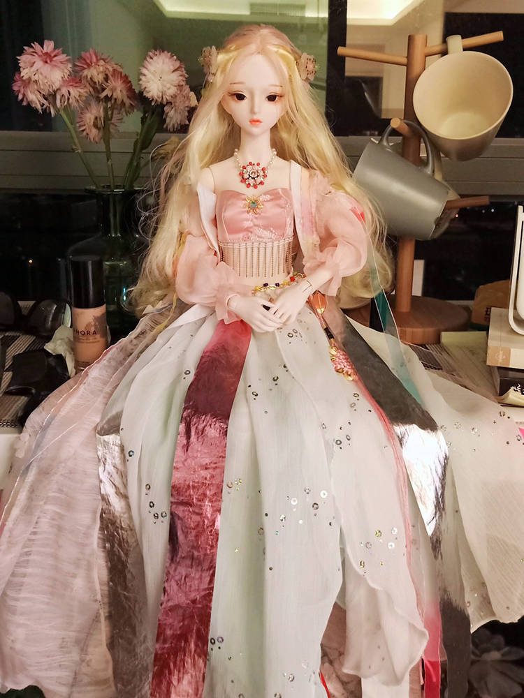 德必胜60厘米的经典款娃娃《桃花夭夭》颜值真耐看_系列_美得_流逝