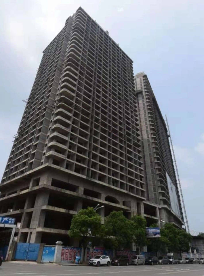 58亿,烂尾7年的临桂人民大厦终于有人接手了!_金穗_拍卖_项目