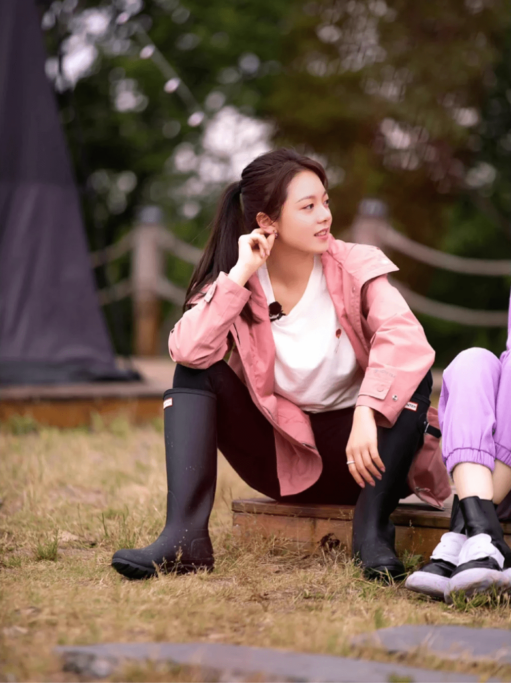 宋佳,杨幂,杨超越,赵今麦雨靴有点笨又有点酷的风格,皮靴很难复制