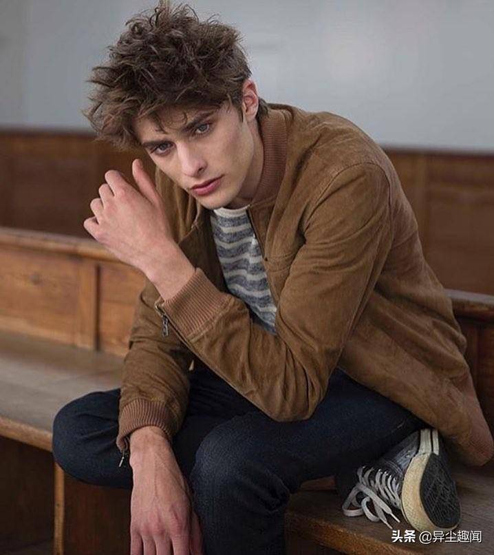 史上最帅伏地魔15,法国183cm男模未播就爆红,近照颓废蓄胡脸曝光