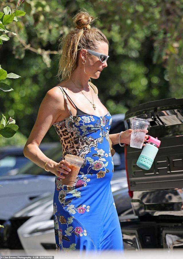 34岁维密天使小南瓜怀三胎!