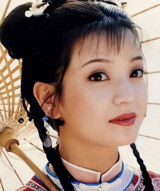 小燕子原本由她饰演,因经纪人背后搞鬼,错过大好爆红机会_李婷宜_赵薇