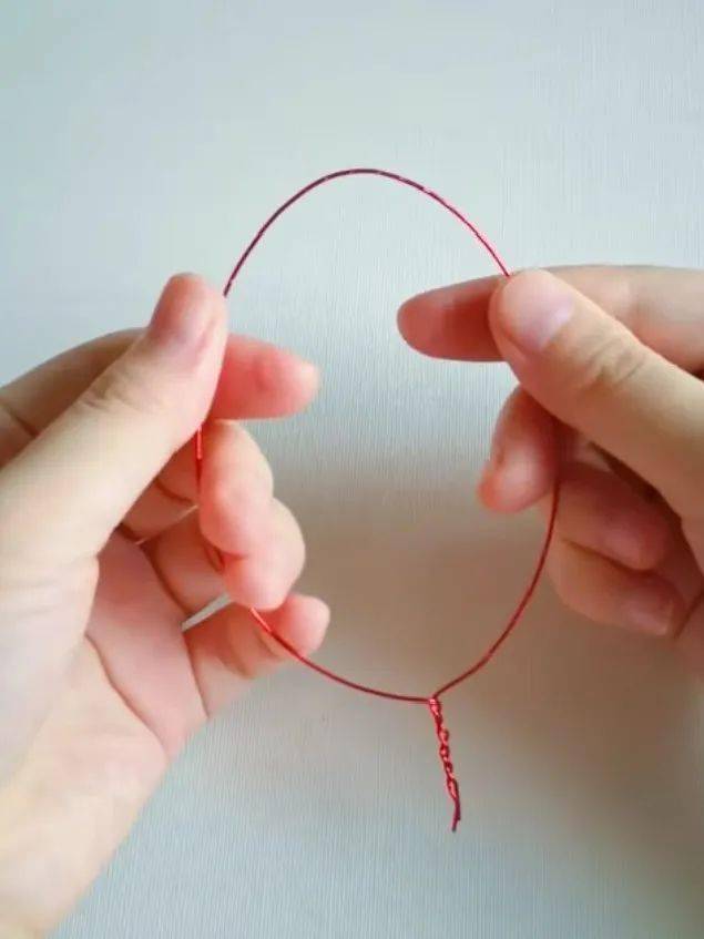 莲花灯1413121110987654321▽图片来源:抖音视频@瑞儿手工4,灯笼贺卡