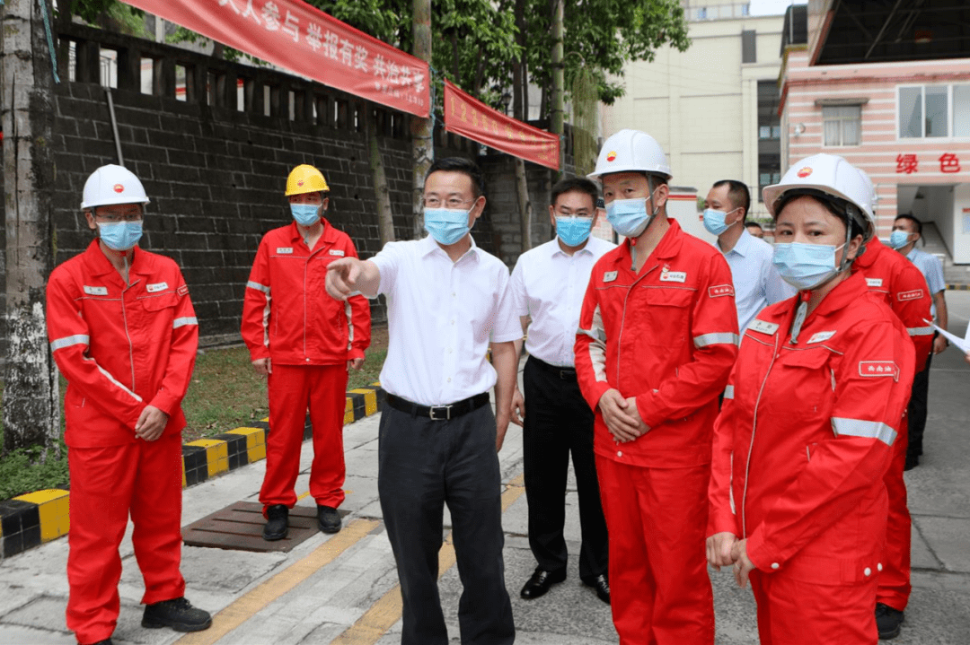 区政府副区长,区公安分局局长刘伦波参加.