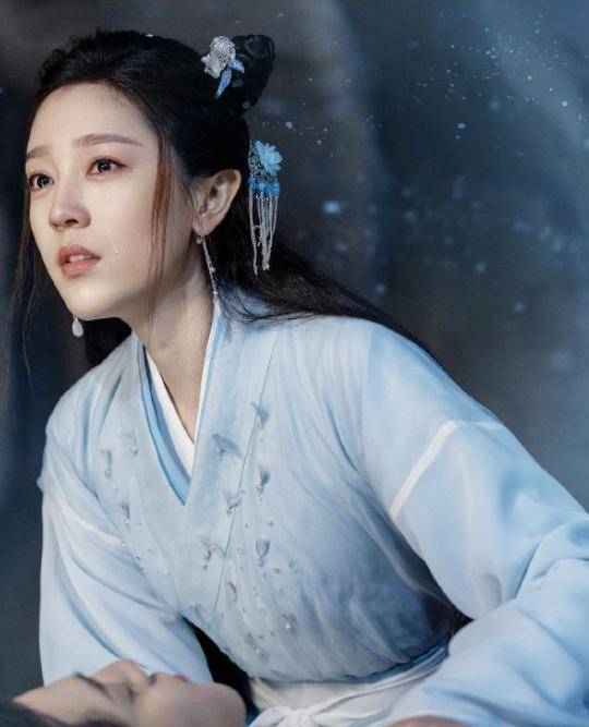 她凭借孟婆成为网友心中白月光,一夜爆红之后,如今竟无戏可拍