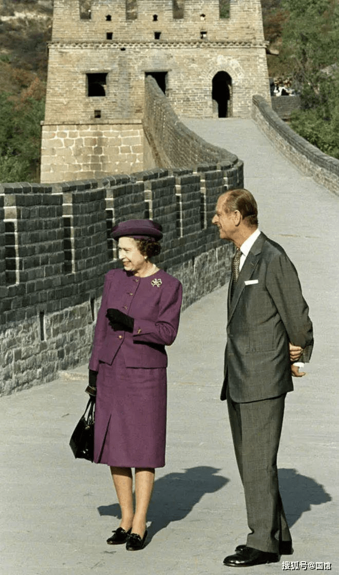 英国女王伊丽莎白二世逝世:36年前访问中国,她定义了一个时代_撒切尔