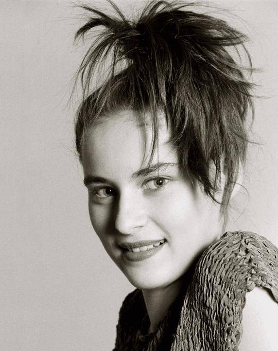 16岁就玩"狂野风",嫁给特朗普后老实了_拉尼亚_melania_老特