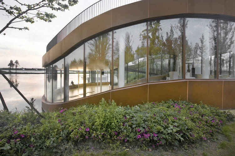 建筑设计案例分析 | 将大自然融入建筑：银杏天鹅湖湖滨剧院